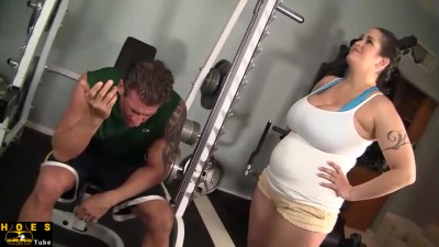 Chubby Carmella Bang Gets EXTRA Attnetion During Workout With Coach