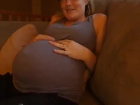 Watch 28-Week Pregnant Mom&#39;s Massage Porn Video - ePornSup.