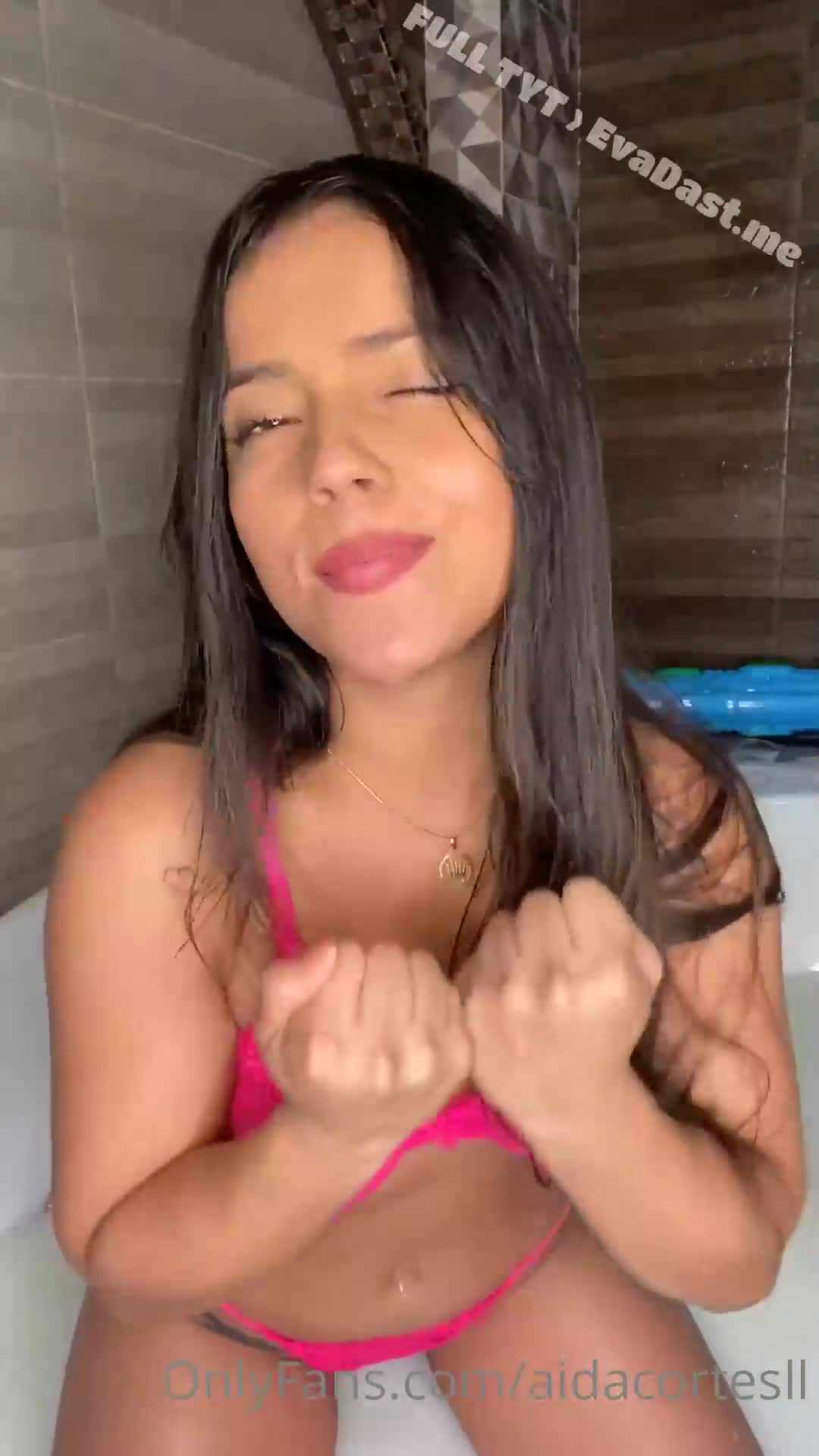 Watch Se masturba en la ducha Porn Video - ePornSup.