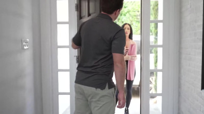 JENNIFER WHITE WORKS OUT ON HER NEIGHBOR'S COCK!