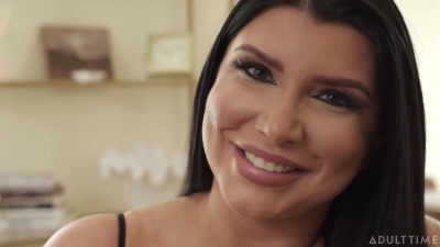 Up Close With Romi Rain