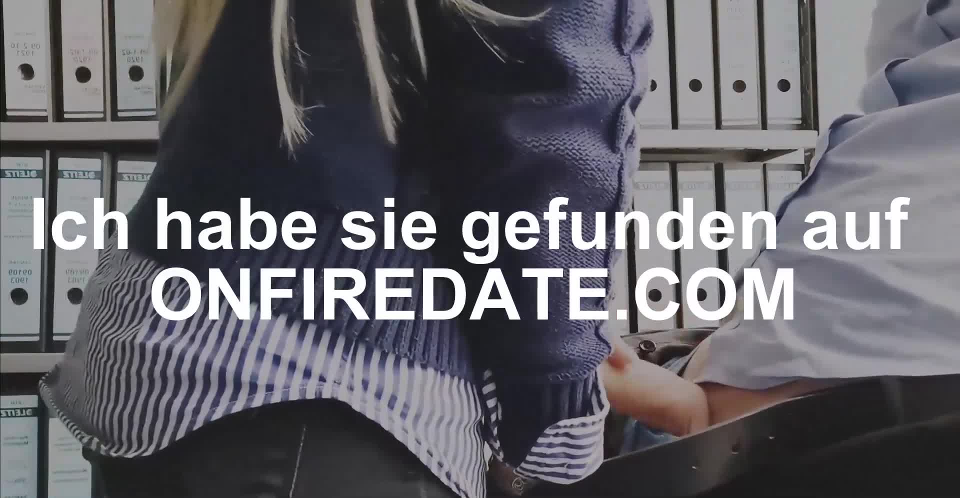 Watch Scharfe Praktikantin macht die Beine breit Porn Video - ePornSup.