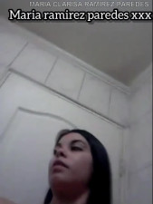 CHILENA SE MASTURBA EN EL BAÑO Y HABLA MUY CALIENTE