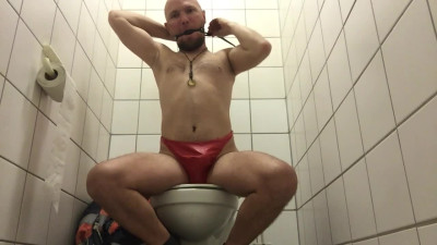 SklaveAndreas in the Public Toilet