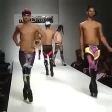 Watch Black Crossdresser in Fierce Runway Show Porn Video - ePornSup.