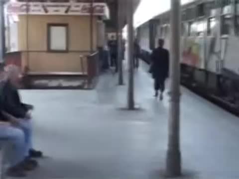 Watch Stupro Treno!!! Porn Video - ePornSup.