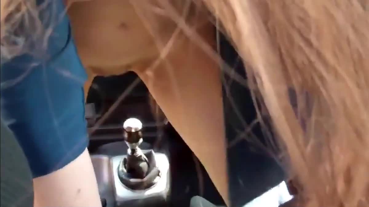 Watch Car Fun with a Sexy Babe Porn Video - ePornSup.