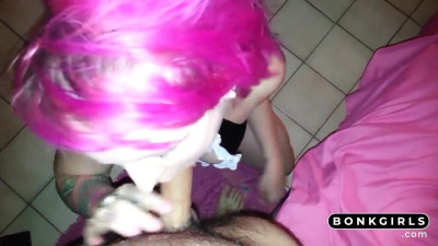 Amateur Pink-Haired Sloppy Deep Throat