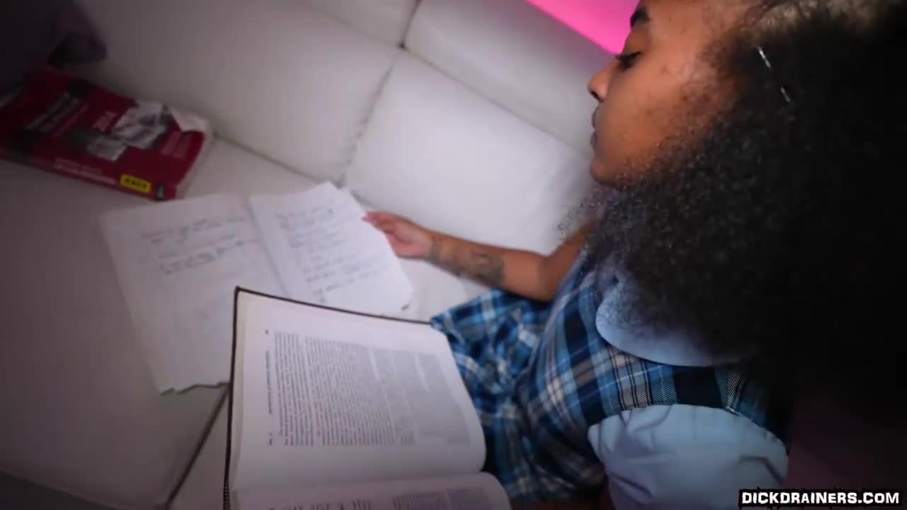 Watch Gianna Spade - Helpin Her Study Always Make Daddy Nut Quick Porn Video - ePornSup.