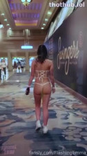 Flashing Emma - fun in public -