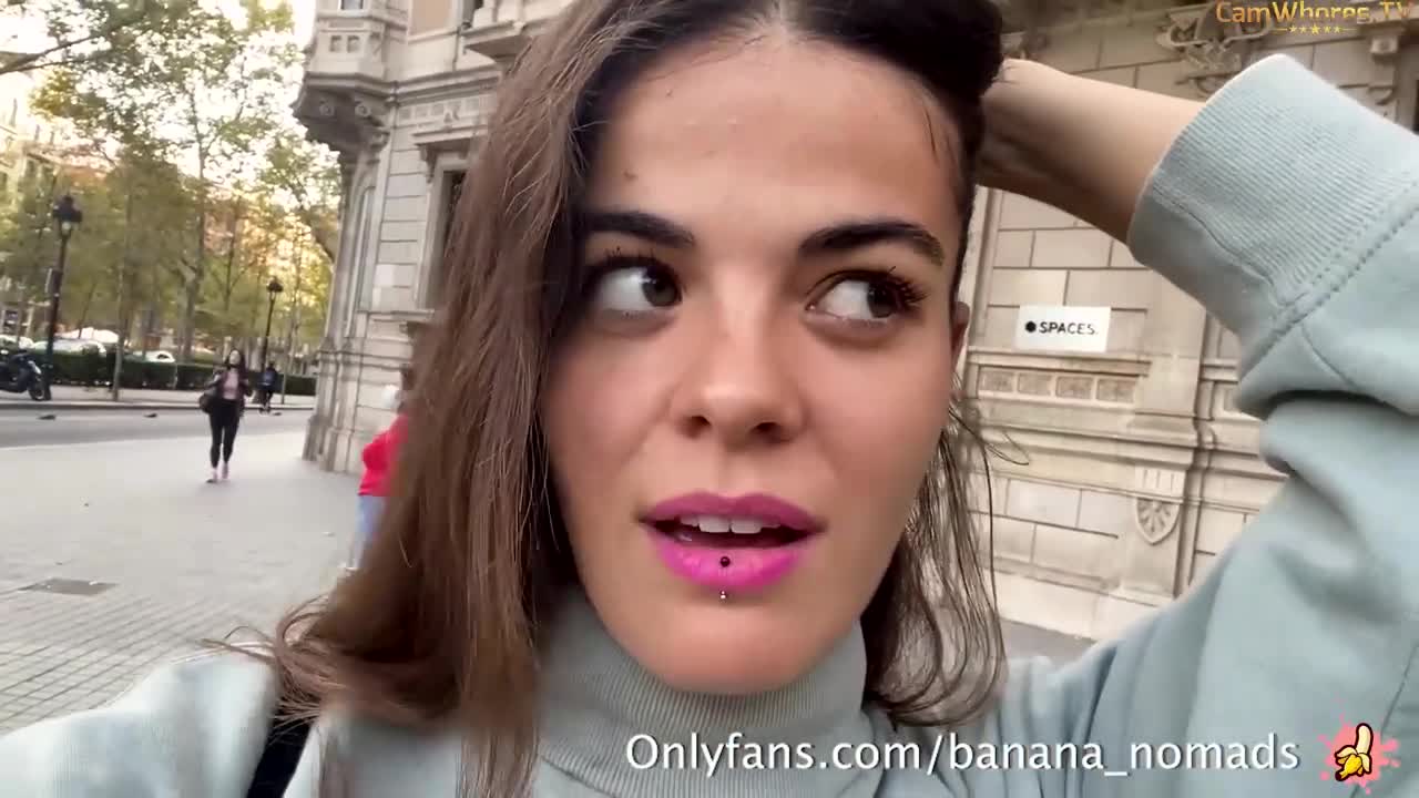 Watch Banana Nomads - Cumwalk en Barcelona Porn Video - ePornSup.