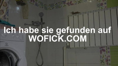 Mutter heimlich im Badezimmer gefilmt