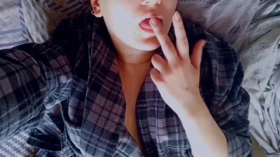 Russian Teen's Pussy Eating Webcam Show