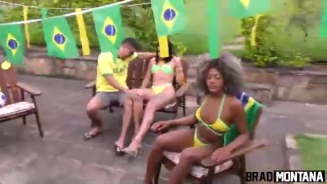 Watch Suruba com duas gostosas na copa do mundo Porn Video - ePornSup.