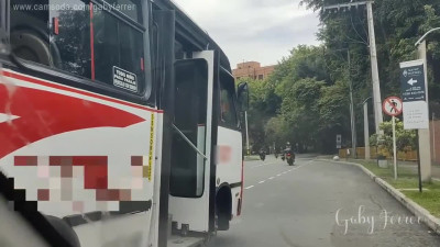 Se masturba en el colectivo