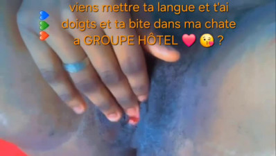 Viens mettre ta langue et t'ai doigts et ta bite dans ma chate ❤️ ?