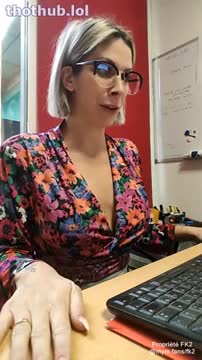 Watch Fanny milf french se gode au bureau Porn Video - ePornSup.