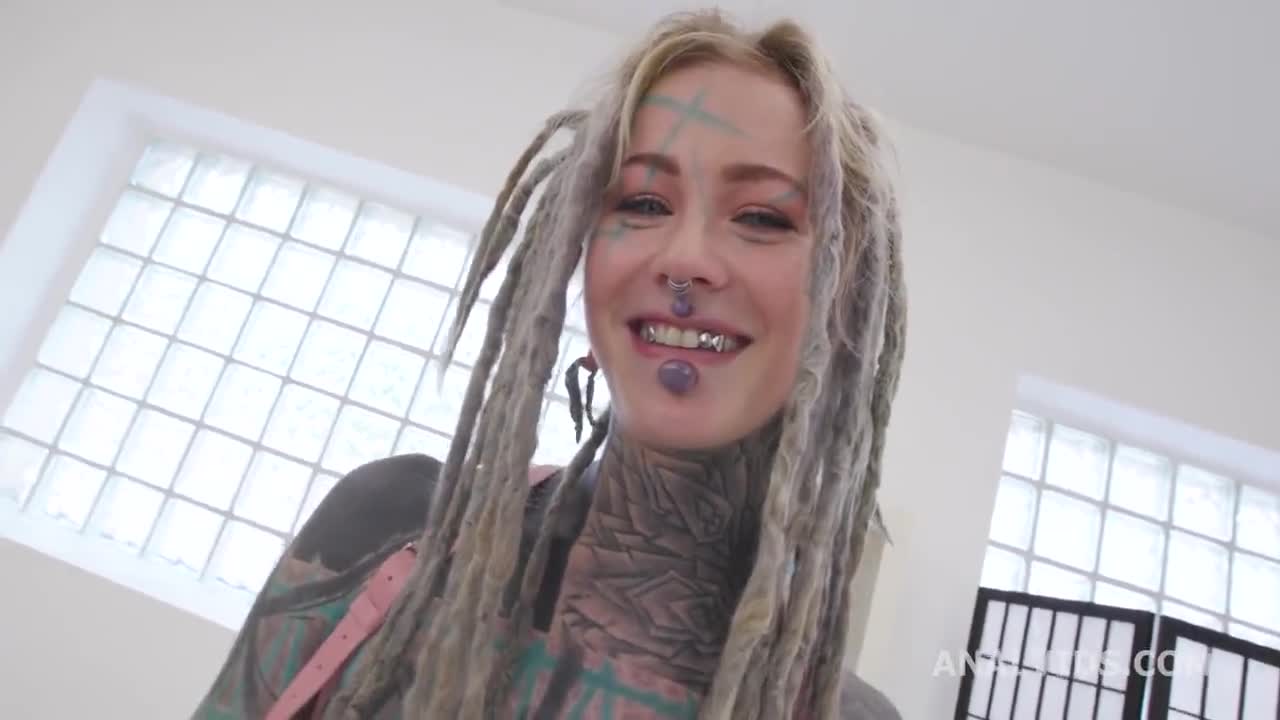 Watch Super tattooed woman doing anal acrobatics Porn Video - ePornSup.