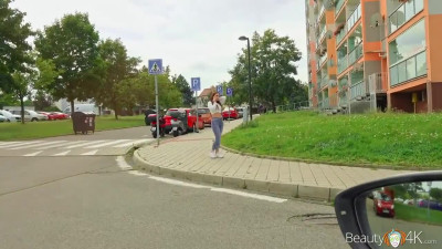 Ginebra Bellucci pillada en la calle para follar