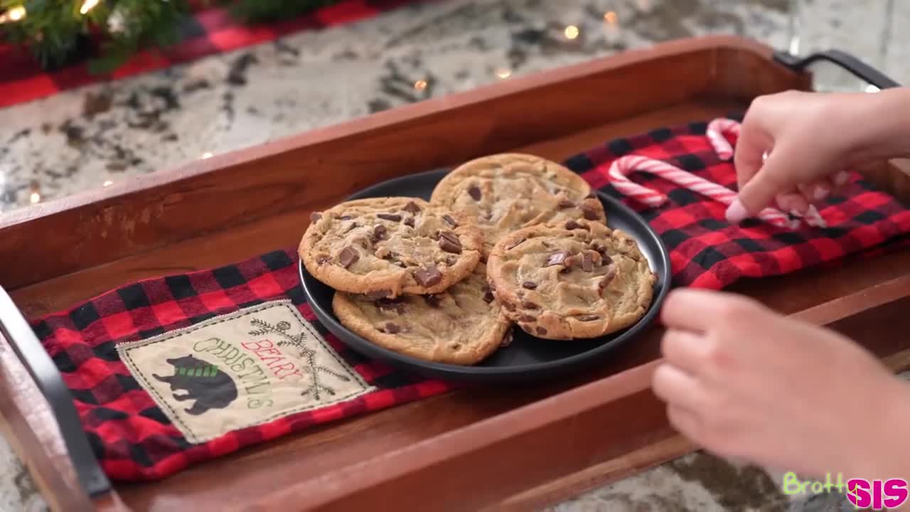 Watch Brother&#39;s milk for her Christmas cookie Porn Video - ePornSup.