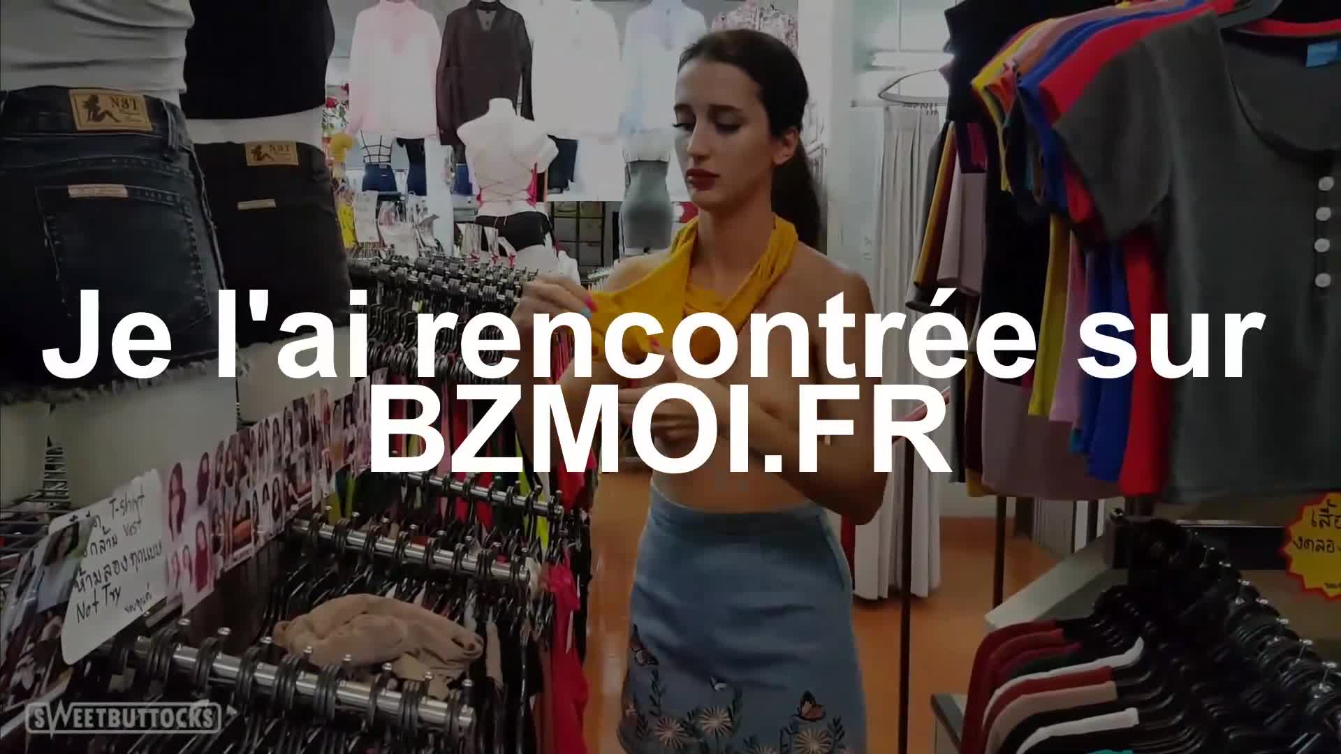 Watch Elle s exhibe la chatte partout dans ce magasin Porn Video - ePornSup.