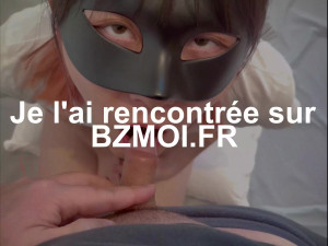 Asiatique buvant de la pisse debbie pam aime la douche doree