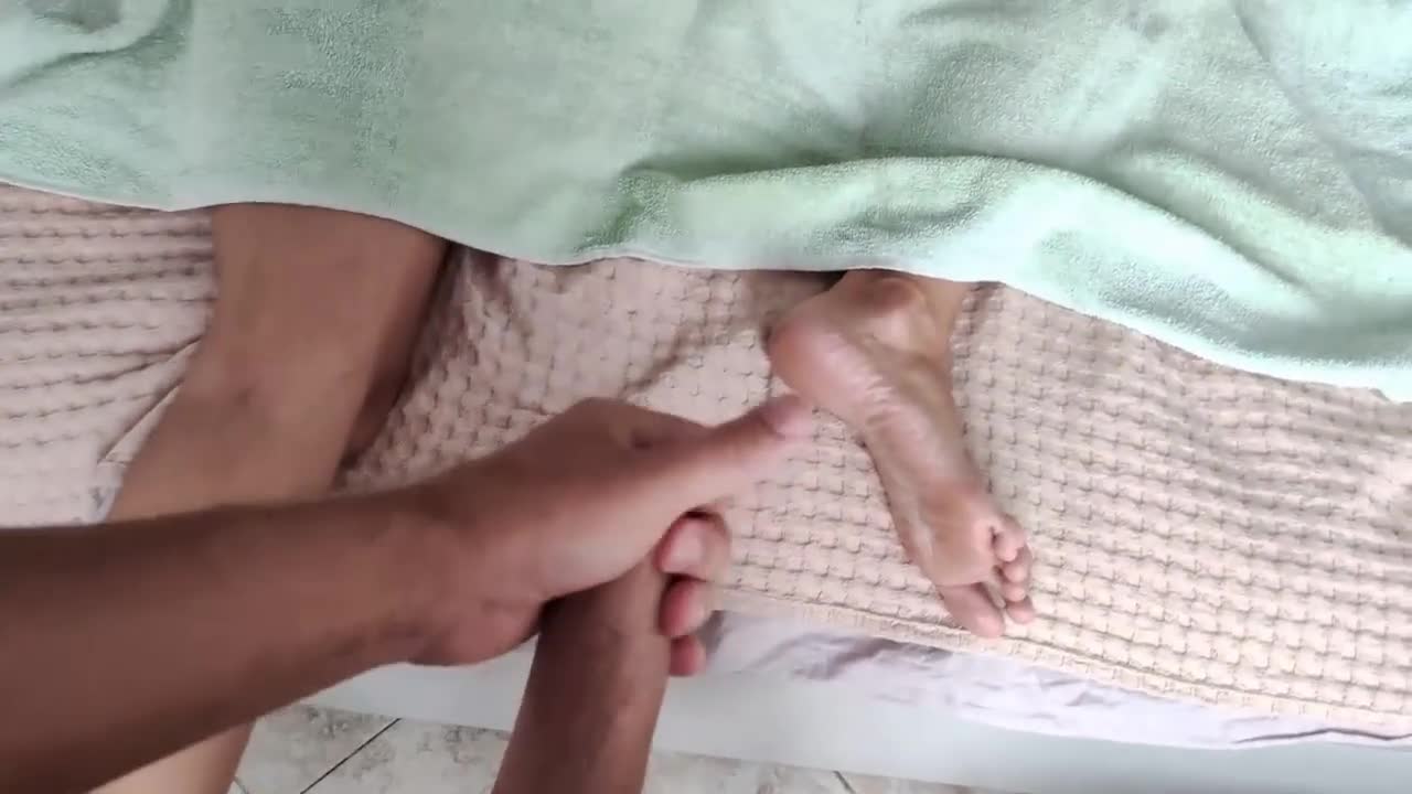 Watch Big-Dick Guy Fucks Gamer Girl While She Plays Porn Video - ePornSup.