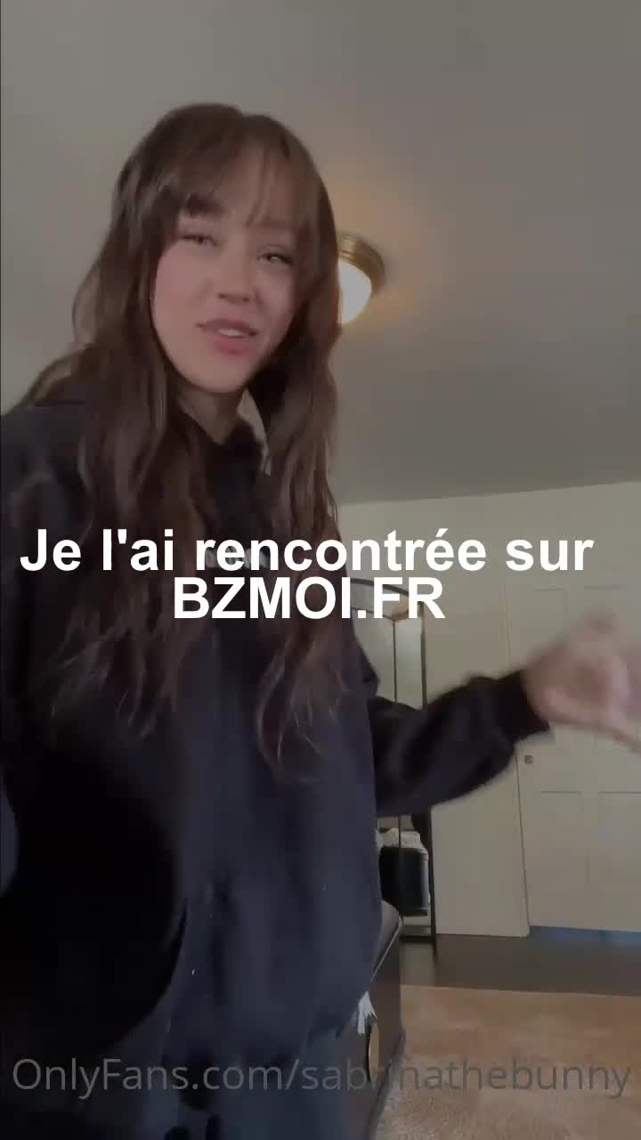 Watch Jeune avec vibromasseur essayant differents vetements Porn Video - ePornSup.