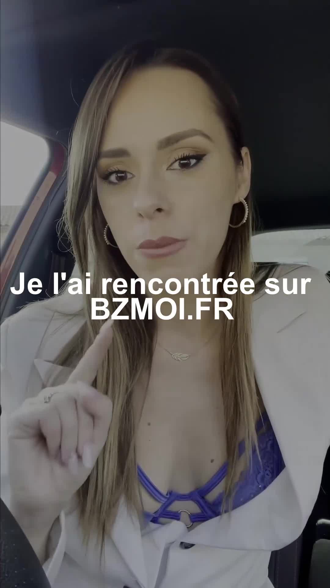 Watch La francaise sait que ses deux amis lui feront sucer leurs bites Porn Video - ePornSup.